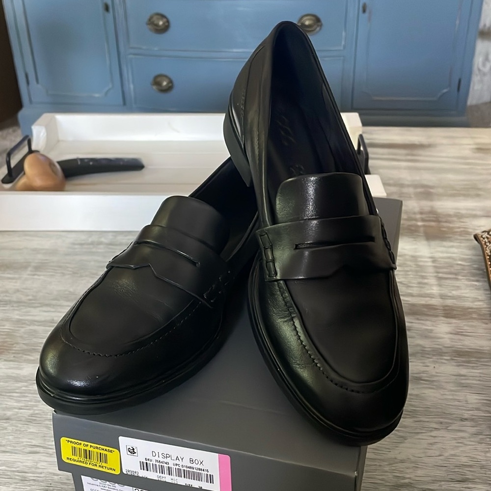 ECCO DRESS CLASSIC BLACK LOAFER 38 (US 7-7.5)